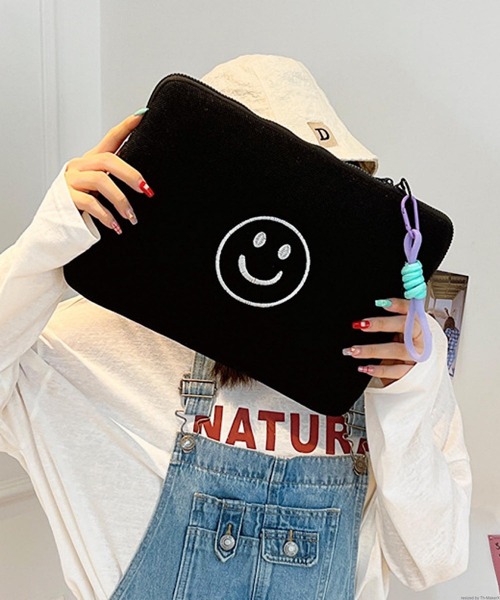 TONE SELECT GOODS(トーンセレクトグッズ)の「Liaa/スマイル  PC タブレットケース 11インチ/13インチ A18385(PC・タブレットケース・レディース・ピンク系その他2/ホワイト系その他2/ブラック系その他/ブラック系その他2/ピンク系その他/ホワイト系その他・B/A)」の4枚目の写真