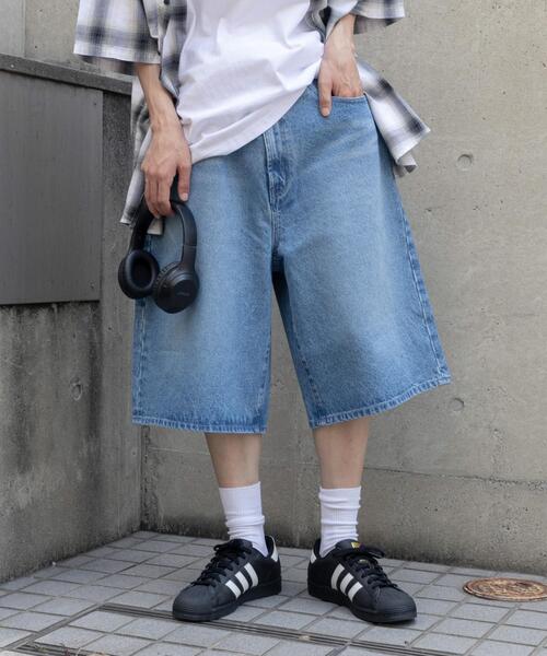 WEGO（ウィゴー）の「WEGO/SUPERBAGGYDENIMSHORTS（デニムパンツ・メンズ・ライトインディゴブルー/ブラック・MEDIUM/LARGE）」の14枚目の写真