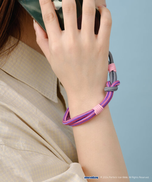 BIRTHDAY BAR（バースデイバー）の「【mentos　メントス】パラコードモバイルストラップ　ショート（スマホグッズ・レディース・パープル/ブルー・0）」の9枚目の写真