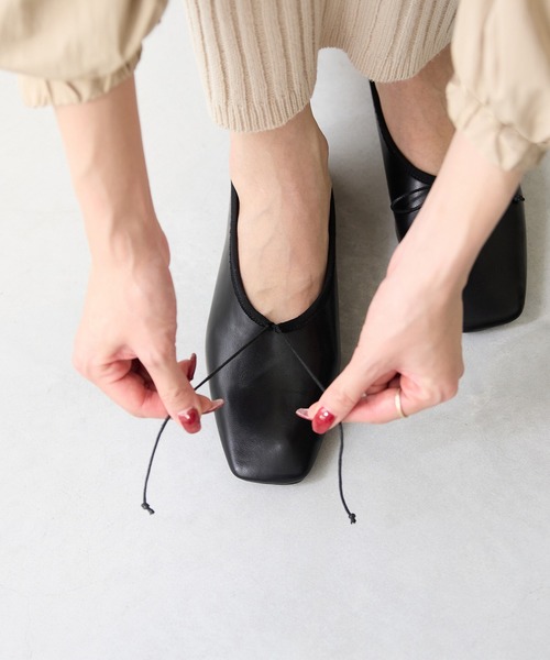 welleg（ウェレッグ）の「甲深 スクエアトゥ リボン バレエシューズ（バレエシューズ・レディース・アイボリー/ブラウン/ブラック・26.0cm/21.5cm/22.0cm/24.5cm/25.5cm/26.5cm/23.0cm/24.0cm/25.0cm/22.5cm/23.5cm）」の14枚目の写真