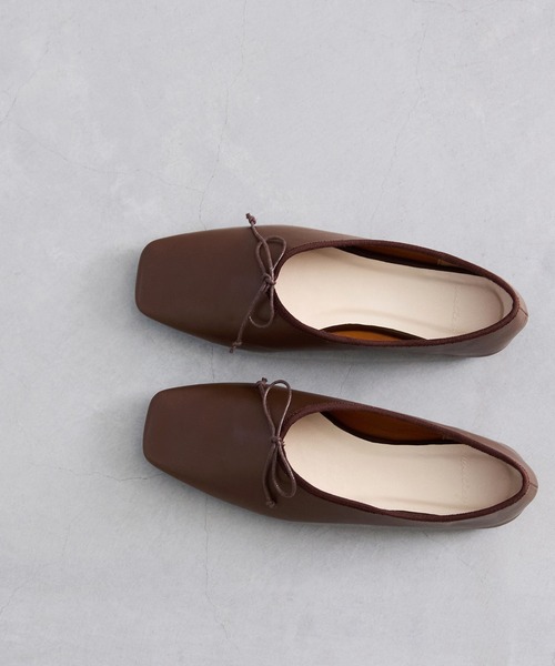 welleg（ウェレッグ）の「甲深 スクエアトゥ リボン バレエシューズ（バレエシューズ・レディース・アイボリー/ブラウン/ブラック・26.0cm/21.5cm/22.0cm/24.5cm/25.5cm/26.5cm/23.0cm/24.0cm/25.0cm/22.5cm/23.5cm）」の13枚目の写真