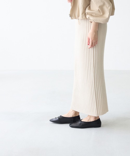 welleg（ウェレッグ）の「甲深 スクエアトゥ リボン バレエシューズ（バレエシューズ・レディース・アイボリー/ブラウン/ブラック・26.0cm/21.5cm/22.0cm/24.5cm/25.5cm/26.5cm/23.0cm/24.0cm/25.0cm/22.5cm/23.5cm）」の5枚目の写真