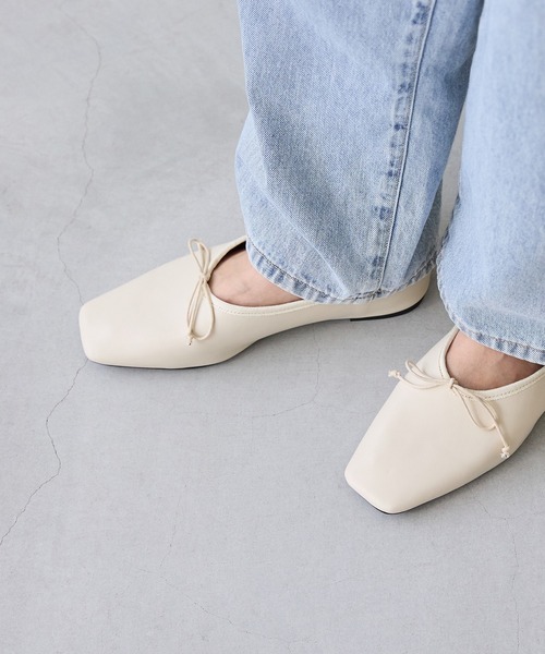 welleg（ウェレッグ）の「甲深 スクエアトゥ リボン バレエシューズ（バレエシューズ・レディース・アイボリー/ブラウン/ブラック・26.0cm/21.5cm/22.0cm/24.5cm/25.5cm/26.5cm/23.0cm/24.0cm/25.0cm/22.5cm/23.5cm）」の19枚目の写真