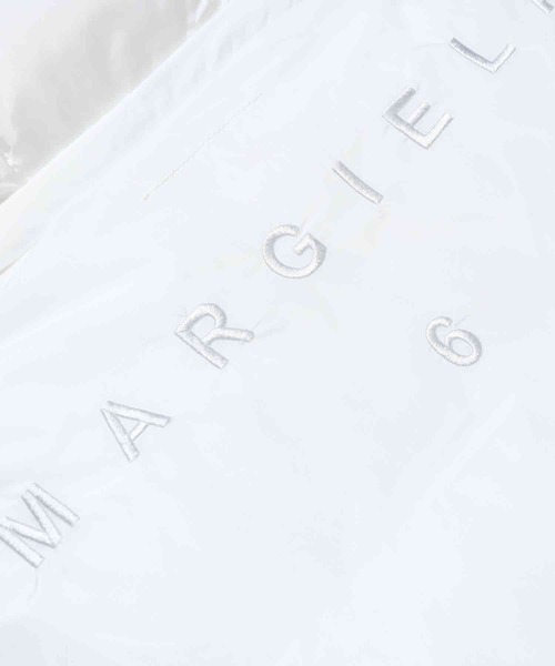 MM6 Maison Margiela(エムエムシックス メゾン マルジェラ)の「MM6 Maison Margiela(エムエムシックス メゾン マルジェラ)Kids & Junior バックブランドロゴダウンジャケット(ダウンジャケット/コート・キッズ・ライトグリーン/ピンク/ホワイト/ブラック・14Y/16Y/12Y/8Y/10Y)」の17枚目の写真