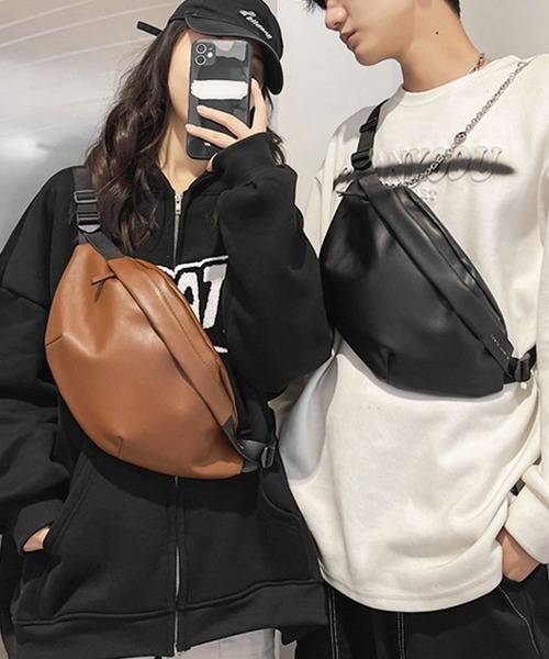 florist（フローリスト）の「【メンズ・レディース兼用】ヴィーガンレザーシンプルメッセンジャーバッグ/ショルダーバッグ（ボディバッグ/ウエストポーチ・レディース・ブラック/ブラウン/ホワイト・FREE）」の18枚目の写真