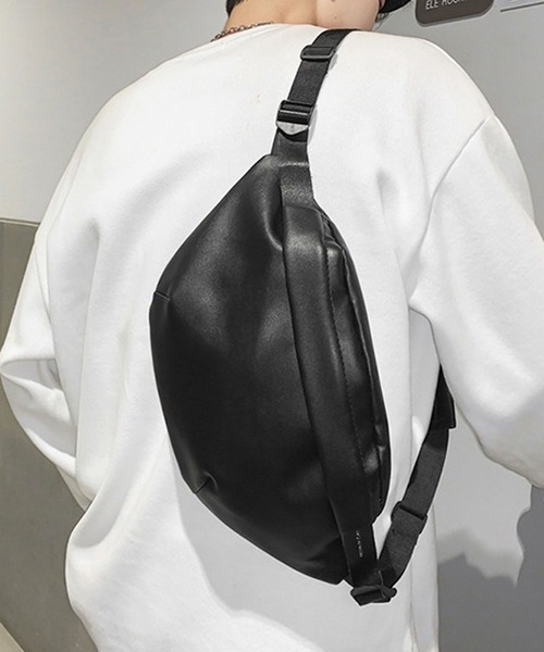 florist（フローリスト）の「【メンズ・レディース兼用】ヴィーガンレザーシンプルメッセンジャーバッグ/ショルダーバッグ（ボディバッグ/ウエストポーチ・レディース・ブラック/ブラウン/ホワイト・FREE）」の11枚目の写真