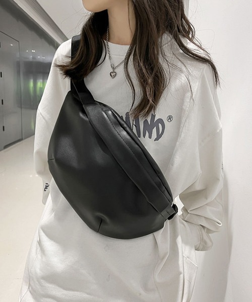 florist（フローリスト）の「【メンズ・レディース兼用】ヴィーガンレザーシンプルメッセンジャーバッグ/ショルダーバッグ（ボディバッグ/ウエストポーチ・レディース・ブラック/ブラウン/ホワイト・FREE）」の13枚目の写真