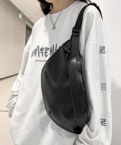 florist（フローリスト）の「【メンズ・レディース兼用】ヴィーガンレザーシンプルメッセンジャーバッグ/ショルダーバッグ（ボディバッグ/ウエストポーチ・レディース・ブラック/ブラウン/ホワイト・FREE）」の16枚目の写真