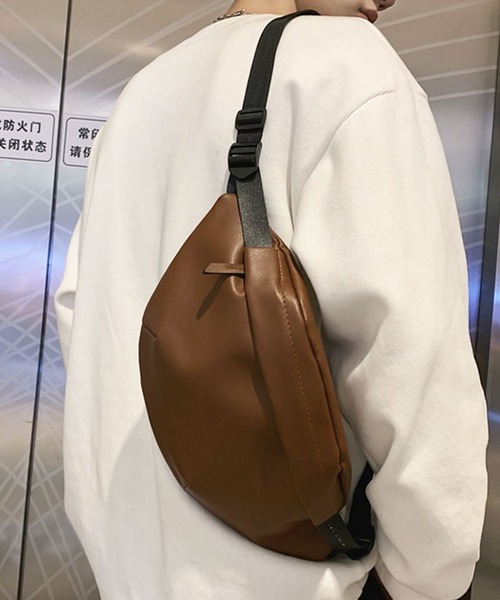 florist（フローリスト）の「【メンズ・レディース兼用】ヴィーガンレザーシンプルメッセンジャーバッグ/ショルダーバッグ（ボディバッグ/ウエストポーチ・レディース・ブラック/ブラウン/ホワイト・FREE）」の21枚目の写真