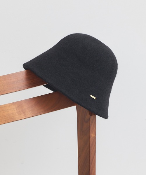 earth music&ecology(アースミュージックアンドエコロジー)の「ウール混チャ-ム付きバケットハット(ハット・レディース・アイボリー/ブラック/ピンク・FREE)」の3枚目の写真