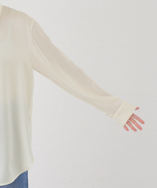 新品【ノーブル NOBLE】サテン　長袖　ブラウス　ホワイト　白　スリット　袖 ノーブル NOBLE】新品サテンブラウスホワイト白スリット長袖