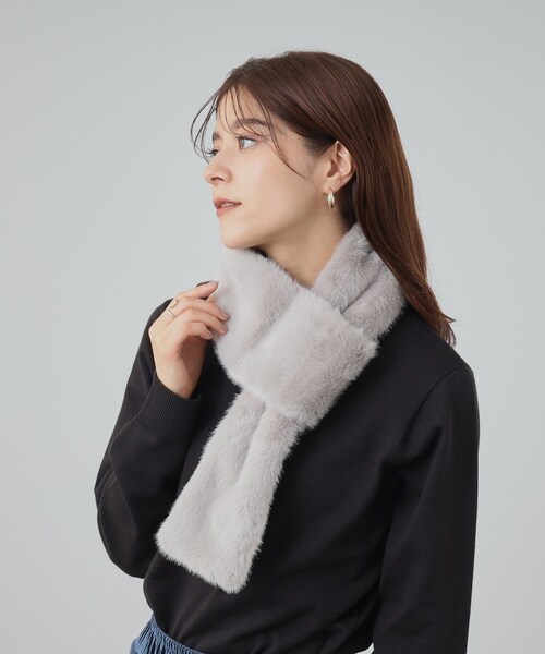 SHOO・LA・RUE(シューラルー)の「◆リバーシブルループ差し込みファーマフラー(ストール/ショール・レディース・ライトグレー系4/ブラウン系その他6/アイボリー系4・00)」の13枚目の写真