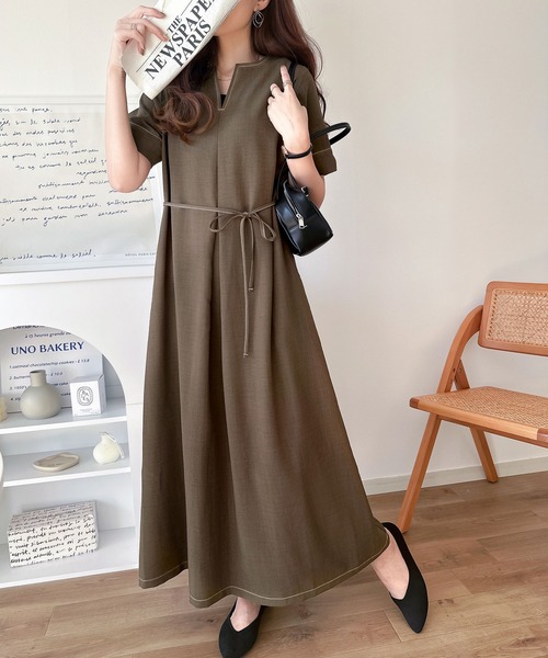 classicalelf(クラシカルエルフ)の「一枚で叶える、大人のこなれ感。フロントタックキーネックワンピース(ワンピース・レディース・ネイビー/ベージュ/ブラウン/ブラック・X-LARGE/SMALL/MEDIUM/LARGE)」の16枚目の写真