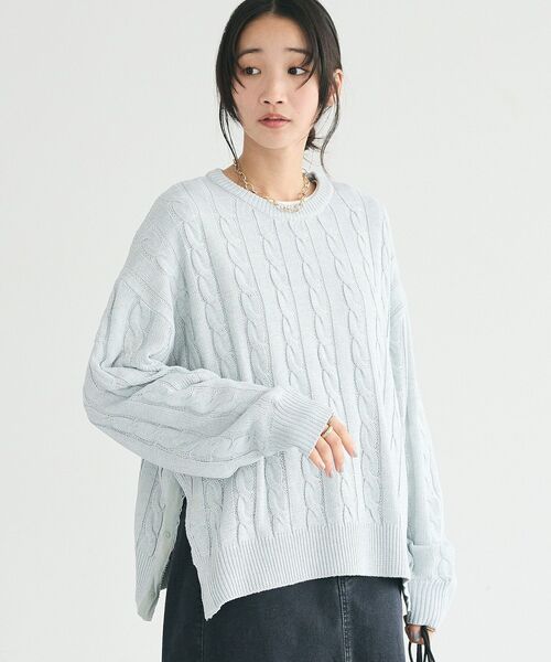 CRAFT STANDARD BOUTIQUE(クラフトスタンダードブティック)の「ケーブル柄サイドスリットニットプルオーバー(ニット/セーター・レディース・ホワイト系その他/杢グレー/ブルー・M/L/XL)」の5枚目の写真