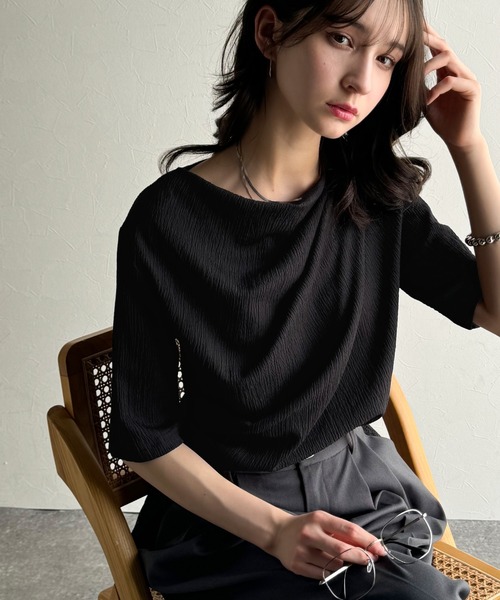 classicalelf(クラシカルエルフ)の「女性らしさ格上げ。ハーフスリーブアシメドレープカットソー(Tシャツ/カットソー・レディース・アイボリー/グレイッシュベージュ/チャコール/ブラック・X-LARGE/LARGE/MEDIUM/SMALL)」の1枚目の写真