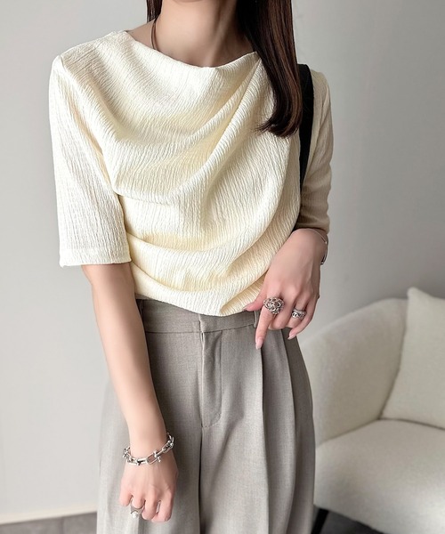 classicalelf(クラシカルエルフ)の「女性らしさ格上げ。ハーフスリーブアシメドレープカットソー(Tシャツ/カットソー・レディース・アイボリー/グレイッシュベージュ/チャコール/ブラック・X-LARGE/LARGE/MEDIUM/SMALL)」の10枚目の写真