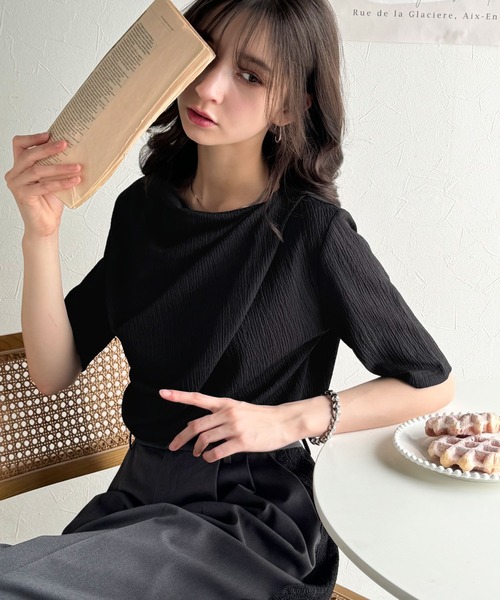 classicalelf(クラシカルエルフ)の「女性らしさ格上げ。ハーフスリーブアシメドレープカットソー(Tシャツ/カットソー・レディース・アイボリー/グレイッシュベージュ/チャコール/ブラック・X-LARGE/LARGE/MEDIUM/SMALL)」の16枚目の写真