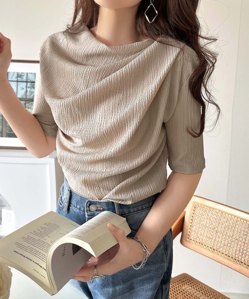 classicalelf(クラシカルエルフ)の「女性らしさ格上げ。ハーフスリーブアシメドレープカットソー(Tシャツ/カットソー・レディース・アイボリー/グレイッシュベージュ/チャコール/ブラック・X-LARGE/LARGE/MEDIUM/SMALL)」の9枚目の写真