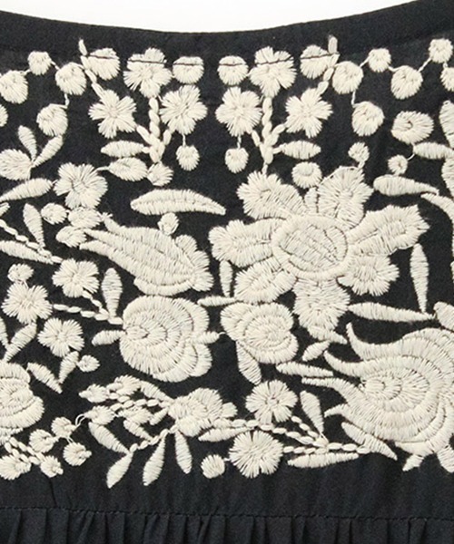 チチカカ(チチカカ)の「マチョー刺繍キャミソールワンピース【WEB限定】(ワンピース・レディース・ブラック/カーキ・FREE)」の16枚目の写真