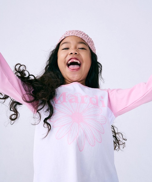 Mardi Mercredi(マルディメクルディ)の「KIDS TSHIRT RAGLAN FLOWERMARDI / キッズ Tシャツ ラグラン フラワーマルディ(Tシャツ/カットソー・キッズ・ネイビー/ブラック/ピンク/グリーン・110cm/100cm/130cm/120cm)」の8枚目の写真