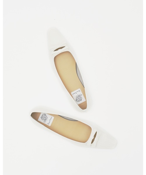 Emma Francis（エマフランシス）の「ダブルリボン フラットパンプス（パンプス・レディース・レッド/ブラック/ホワイト・23.0cm/23.5cm/24.0cm/24.5cm/25.0cm/22.5cm/22.0cm）」の4枚目の写真