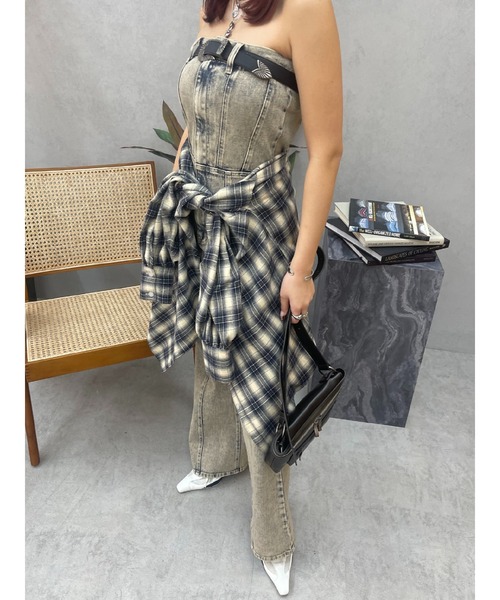 EVRIS(エヴリス)の「デニムベアロンパース(つなぎ/オールインワン・レディース・ベージュ/ブルー/ブラック・MEDIUM/SMALL)」の12枚目の写真