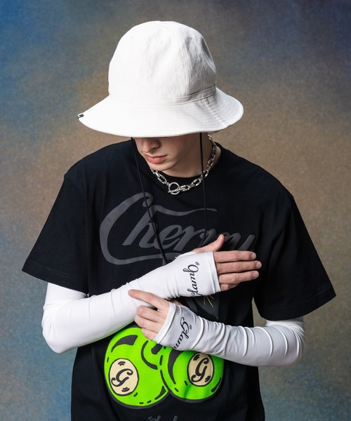 glamb（グラム）の「Spin Logo Arm Cover / スピンロゴアームカバー（アームカバー・メンズ・ホワイト/ブラック・FREE）」の2枚目の写真