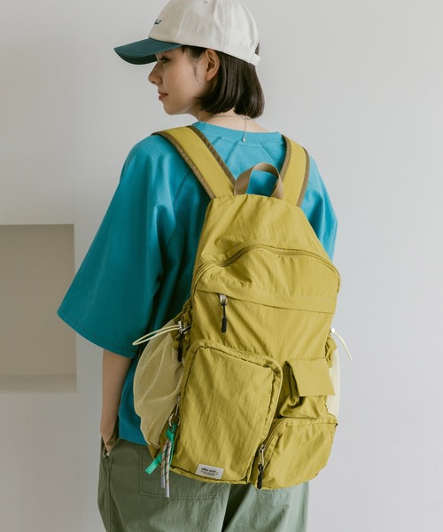 niko and...(ニコアンド)の「オリジナルライトパッカブルデイパック(バックパック/リュック・レディース・ブラック/オリーブ・0)」の2枚目の写真