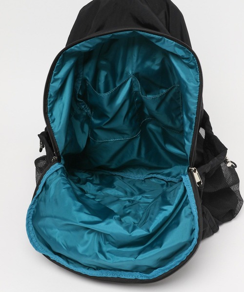 niko and...(ニコアンド)の「オリジナルライトパッカブルデイパック(バックパック/リュック・レディース・ブラック/オリーブ・0)」の12枚目の写真