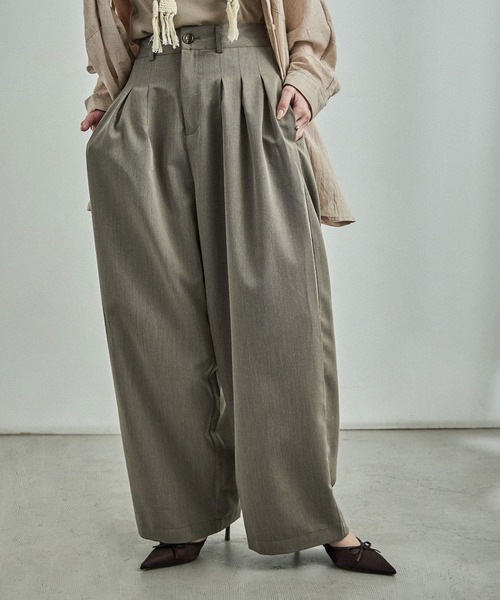 Fashion Letter(ファッションレター)の「フロントタックワイドスラックス(スラックス・レディース・グレイッシュベージュ/アイボリー/チャコールグレー・M)」の3枚目の写真