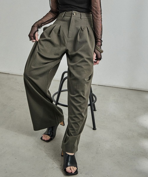 Fashion Letter(ファッションレター)の「フロントタックワイドスラックス(スラックス・レディース・グレイッシュベージュ/アイボリー/チャコールグレー・M)」の2枚目の写真