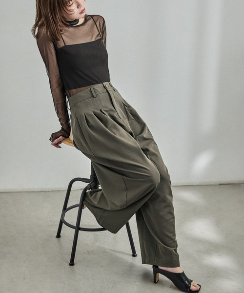 Fashion Letter(ファッションレター)の「フロントタックワイドスラックス(スラックス・レディース・グレイッシュベージュ/アイボリー/チャコールグレー・M)」の5枚目の写真