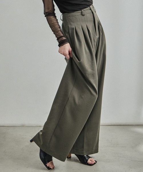 Fashion Letter(ファッションレター)の「フロントタックワイドスラックス(スラックス・レディース・グレイッシュベージュ/アイボリー/チャコールグレー・M)」の10枚目の写真