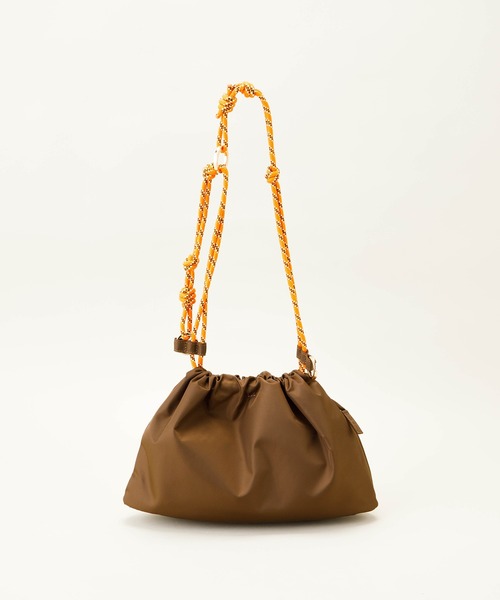 LE VERNIS（ル・ベルニ）の「LE VERNIS(ル・ベルニ)Paracord wide mini bag (Nylon)（ショルダーバッグ・レディース・ブラウン/ネイビー/ベージュ/ブラック・FREE）」の19枚目の写真