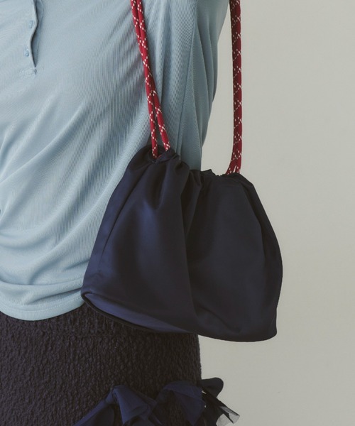 LE VERNIS（ル・ベルニ）の「LE VERNIS(ル・ベルニ)Paracord wide mini bag (Nylon)（ショルダーバッグ・レディース・ブラウン/ネイビー/ベージュ/ブラック・FREE）」の5枚目の写真