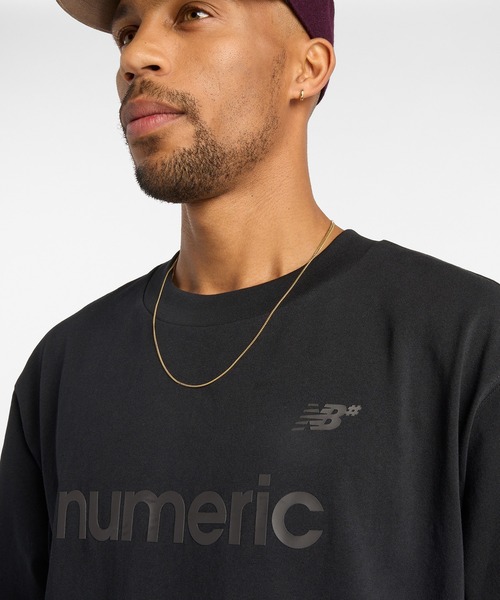 NEW BALANCE（ニューバランス）の「Numeric ショートスリーブTシャツ（Tシャツ/カットソー・メンズ・ブラック/グレイッシュベージュ・X-LARGE/LARGE/MEDIUM/SMALL）」の5枚目の写真