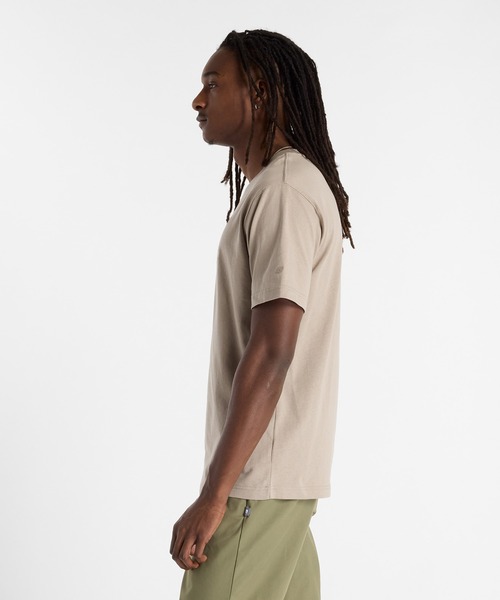 NEW BALANCE（ニューバランス）の「Numeric ショートスリーブTシャツ（Tシャツ/カットソー・メンズ・ブラック/グレイッシュベージュ・X-LARGE/LARGE/MEDIUM/SMALL）」の11枚目の写真