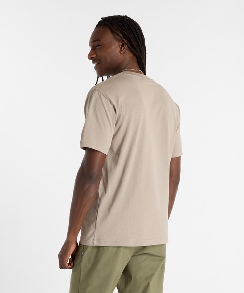 NEW BALANCE（ニューバランス）の「Numeric ショートスリーブTシャツ（Tシャツ/カットソー・メンズ・ブラック/グレイッシュベージュ・X-LARGE/LARGE/MEDIUM/SMALL）」の12枚目の写真