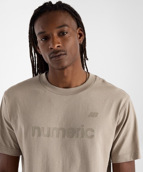 NEW BALANCE（ニューバランス）の「Numeric ショートスリーブTシャツ（Tシャツ/カットソー・メンズ・ブラック/グレイッシュベージュ・X-LARGE/LARGE/MEDIUM/SMALL）」の13枚目の写真