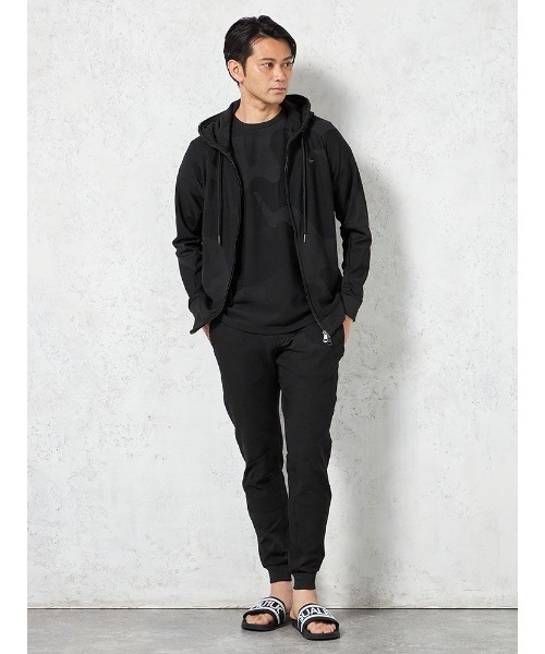 1piu1uguale3 RELAX（ウノピュウノウグァーレトレリラックス）の「【1PIU1UGUALE3 RELAX】BIG CAMO JACQUARD フーディ 通年（ウノ ピゥ ウノ ウグァーレ トレ）（パーカー・メンズ・ブラック・M/LL/L）」の7枚目の写真