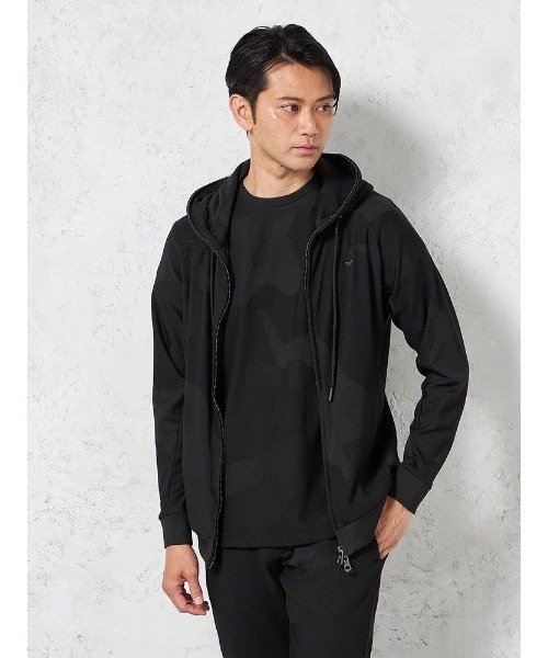 1piu1uguale3 RELAX（ウノピュウノウグァーレトレリラックス）の「【1PIU1UGUALE3 RELAX】BIG CAMO JACQUARD フーディ 通年（ウノ ピゥ ウノ ウグァーレ トレ）（パーカー・メンズ・ブラック・M/LL/L）」の8枚目の写真