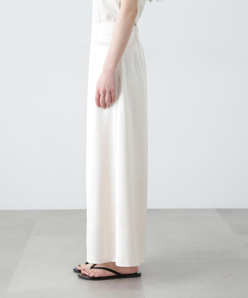 N.(N. Natural Beauty Basic)(エヌエヌナチュラルビューティーベーシック)の「サテンナロースカート(スカート・レディース・ネイビー/オフホワイト・SMALL/MEDIUM)」の9枚目の写真