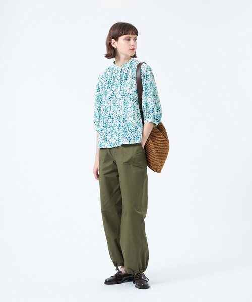 MACKINTOSH PHILOSOPHY（ﾏｯｷﾝﾄｯｼｭ ﾌｨﾛｿﾌｨｰ）の「ブーケプリントブラウス（シャツ/ブラウス・レディース・ホワイト系その他/ダークネイビー・38/36/34）」の3枚目の写真