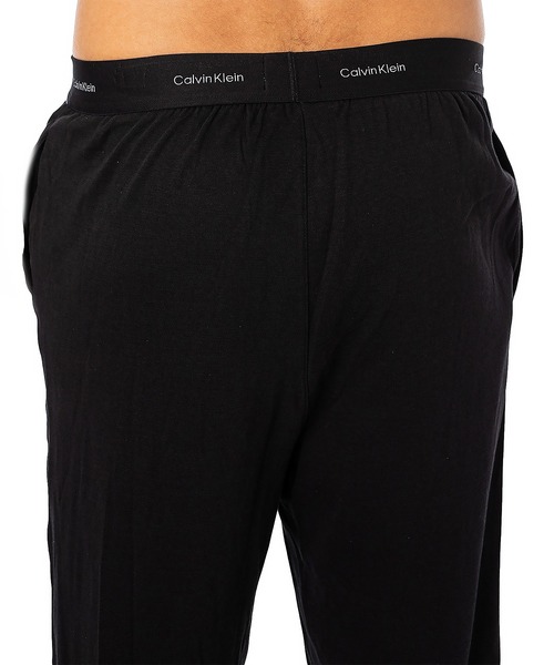 Calvin Klein（カルバン・クライン）の「【 Calvin Klein / カルバン クライン 】- メンズ スウェット ジョガー パンツ ラウンジウェア（スウェットパンツ・メンズ・ブラック/グレー・M/S/L）」の5枚目の写真
