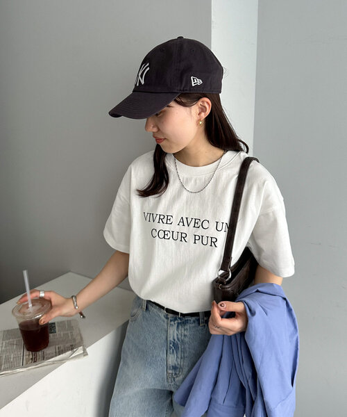 DISCOAT(ディスコート)の「【WEB限定】VIVREロゴプリントTシャツ(Tシャツ/カットソー・レディース・ホワイト/ホワイト系その他/ネイビー・MEDIUM)」の6枚目の写真