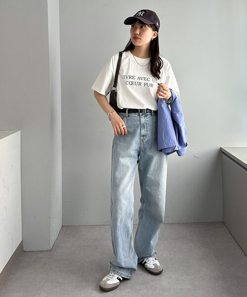 DISCOAT(ディスコート)の「【WEB限定】VIVREロゴプリントTシャツ(Tシャツ/カットソー・レディース・ホワイト/ホワイト系その他/ネイビー・MEDIUM)」の7枚目の写真
