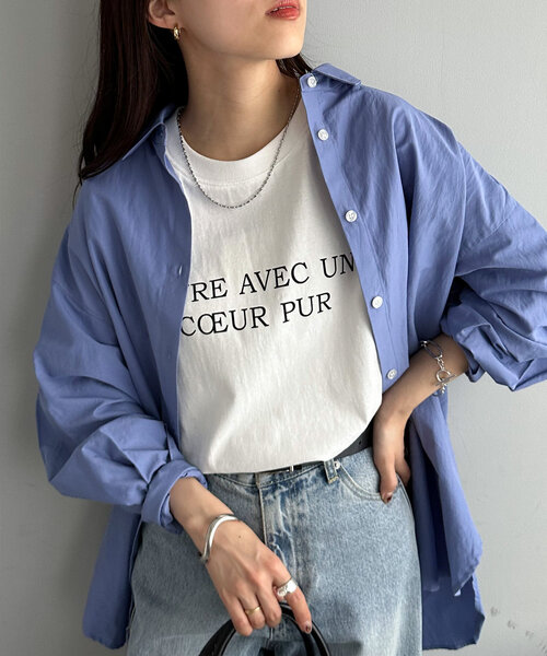 DISCOAT(ディスコート)の「【WEB限定】VIVREロゴプリントTシャツ(Tシャツ/カットソー・レディース・ホワイト/ホワイト系その他/ネイビー・MEDIUM)」の8枚目の写真