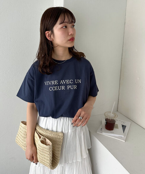 DISCOAT(ディスコート)の「【WEB限定】VIVREロゴプリントTシャツ(Tシャツ/カットソー・レディース・ホワイト/ホワイト系その他/ネイビー・MEDIUM)」の18枚目の写真