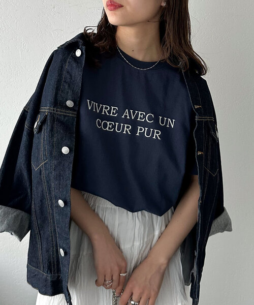 DISCOAT(ディスコート)の「【WEB限定】VIVREロゴプリントTシャツ(Tシャツ/カットソー・レディース・ホワイト/ホワイト系その他/ネイビー・MEDIUM)」の20枚目の写真