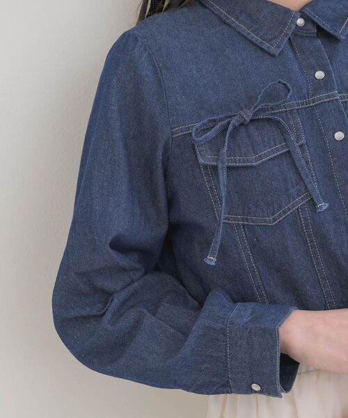 ems excite（エムズエキサイト）の「リボン付デニムSH（シャツ/ブラウス・レディース・インディゴブルー/ブラック/ホワイト系その他・FREE）」の9枚目の写真